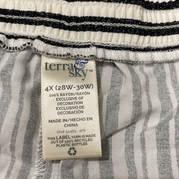 Terra & Sky 4x 28w 30w  charcoal grey and white summer pants - Picture 2 of 5